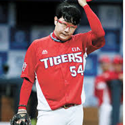 Yang Hyeon-jong Tries to Land a Major League Job at Spring Training